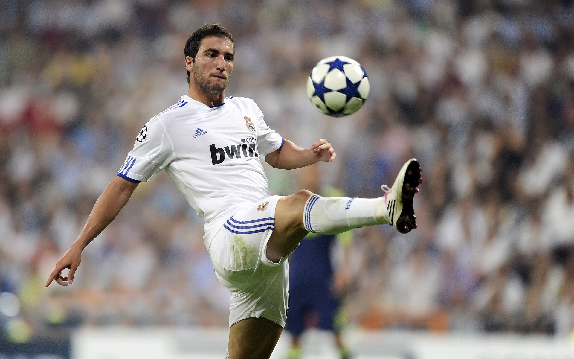 _科技助力全民健身：智能运动装备火爆上市_，智能健身器材有哪些